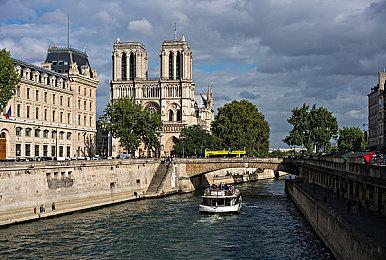 《生化危机4：重制版》次世代特性预告 究极沉浸感体验